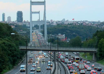 İstanbul'da ders zilinin çalmasına saatler kala trafik yoğunlaştı
