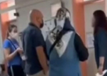 Anne ile doktor arasında yaşanan tartışma kamerada
