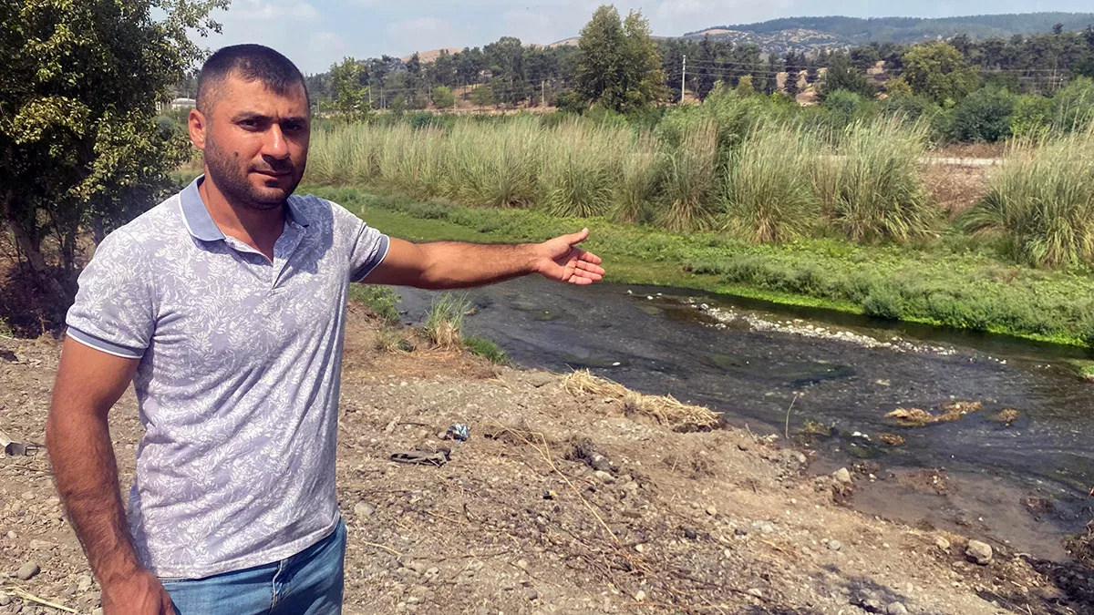 Osmaniye'nin toprakkale ilçesindeki karaçay deresi'ne atılan atık lastikler belediye ekiplerince temizlendi. Çevre, şehircilik ve i̇klim değişikliği i̇l müdürlüğü denetim ekipleri de bölgede kontrollerini sıklaştırdı.