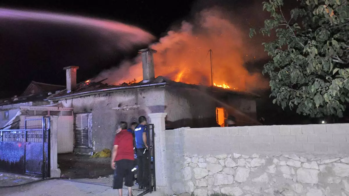 Karaman'da çiftlik evinde yangın