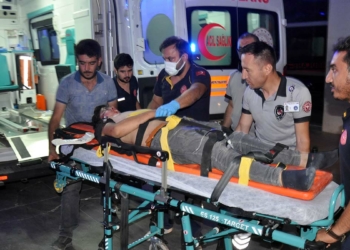 Karaman'da motosiklet ile elektrikli bisiklet çarpıştı