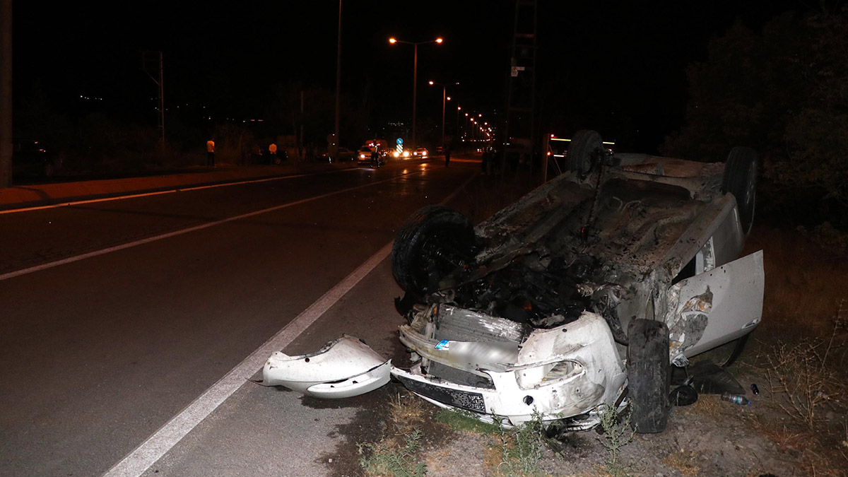 Kayseri'de iki otomobil çarpıştı; 7 yaralı