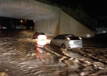 Kayseri'de sağanak yağmur; Evleri su bastı