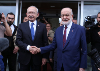Kılıçdaroğlu Karamollaoğlu'nu ziyaret etti