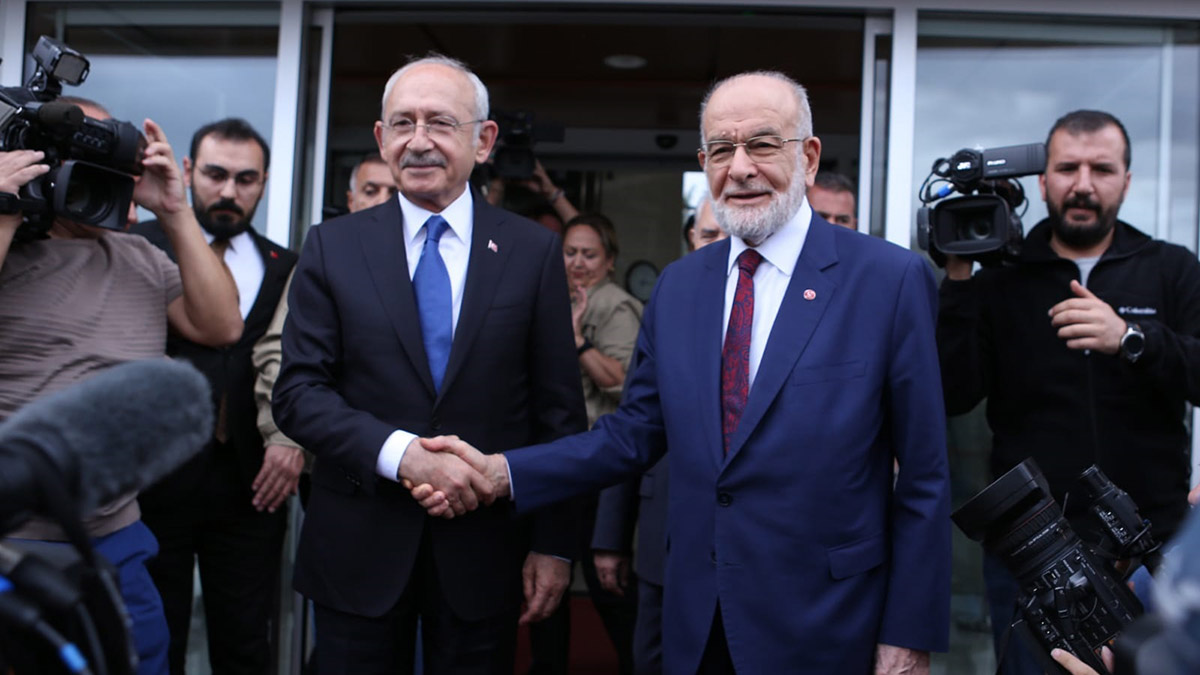 Kılıçdaroğlu Karamollaoğlu'nu ziyaret etti