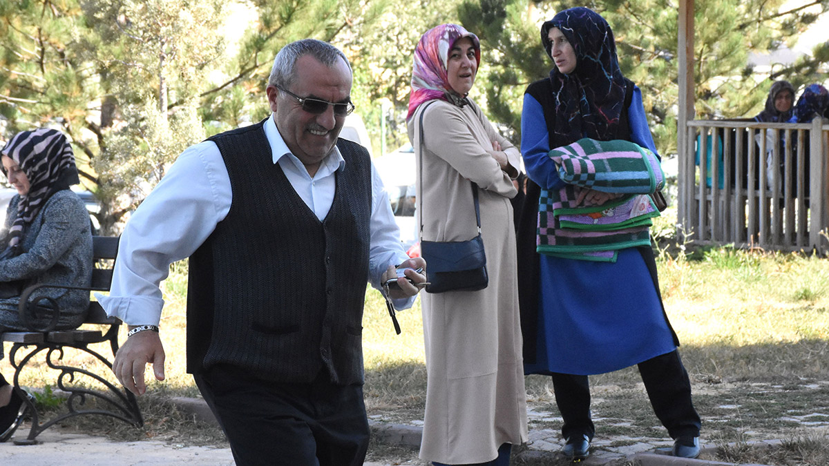 Kimliğini unutan Büşra'nın imdadına babası yetişti