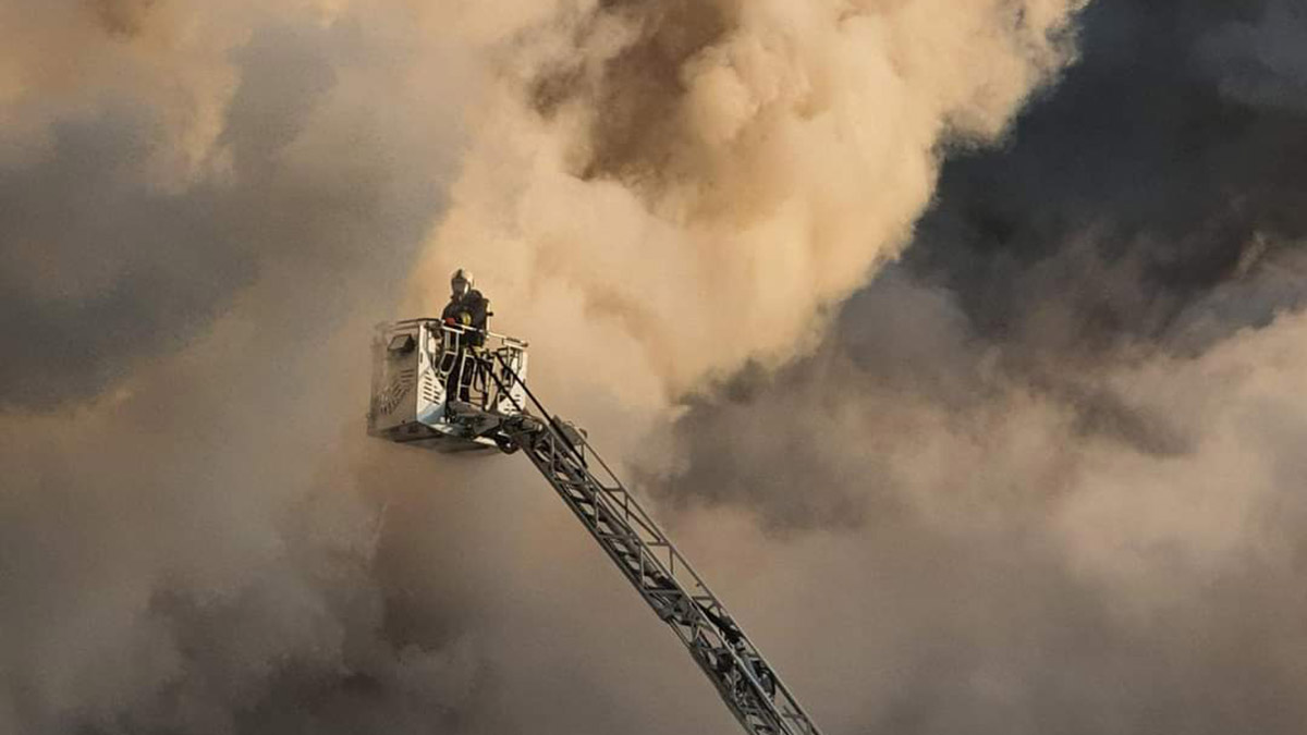 Hurda deposunda çıkan yangın 55 saatte söndürüldü