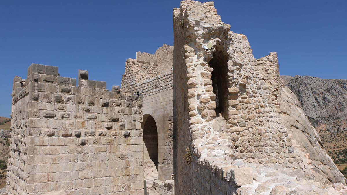 Eski Kahta Kalesi yeniden ziyarete açıldı