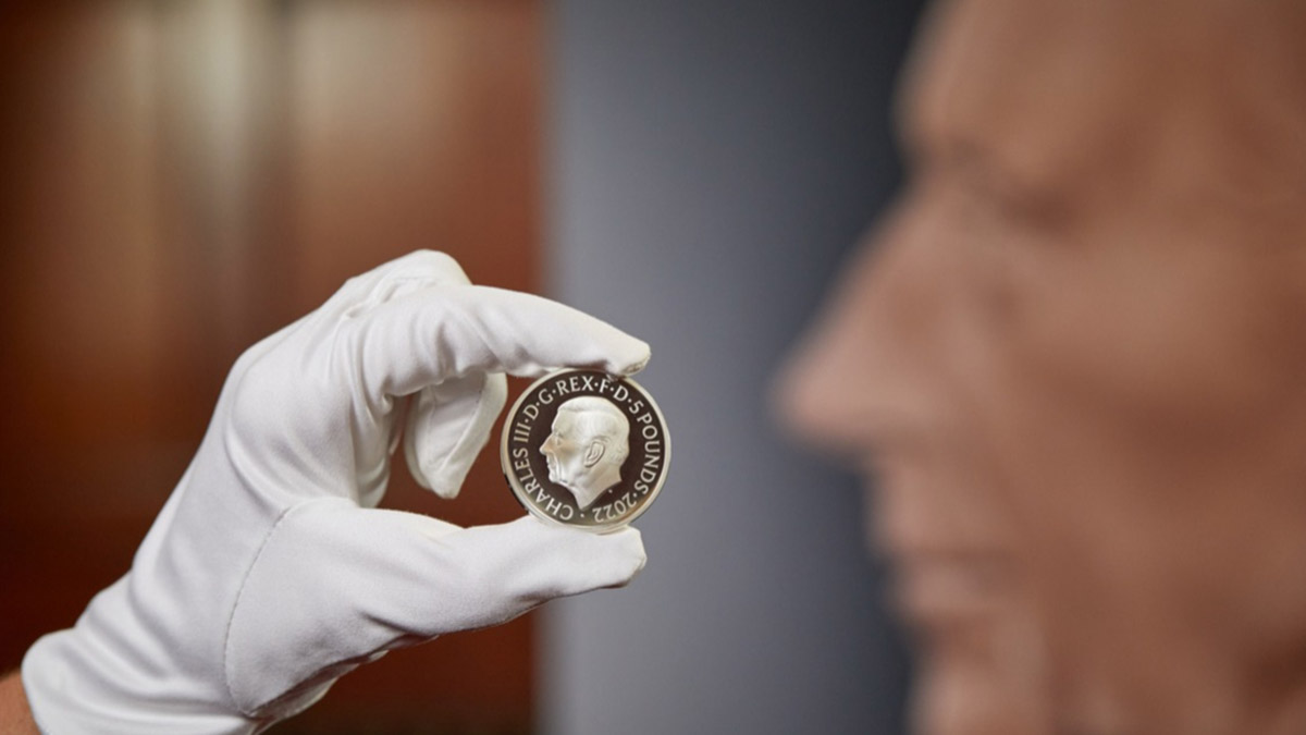 Kral 3. Charles'ın portresinin olduğu madeni para tanıtıldı