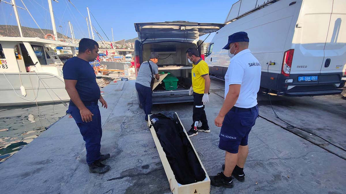 Kuşadası'nda 6 kaçak göçmen kurtarıldı