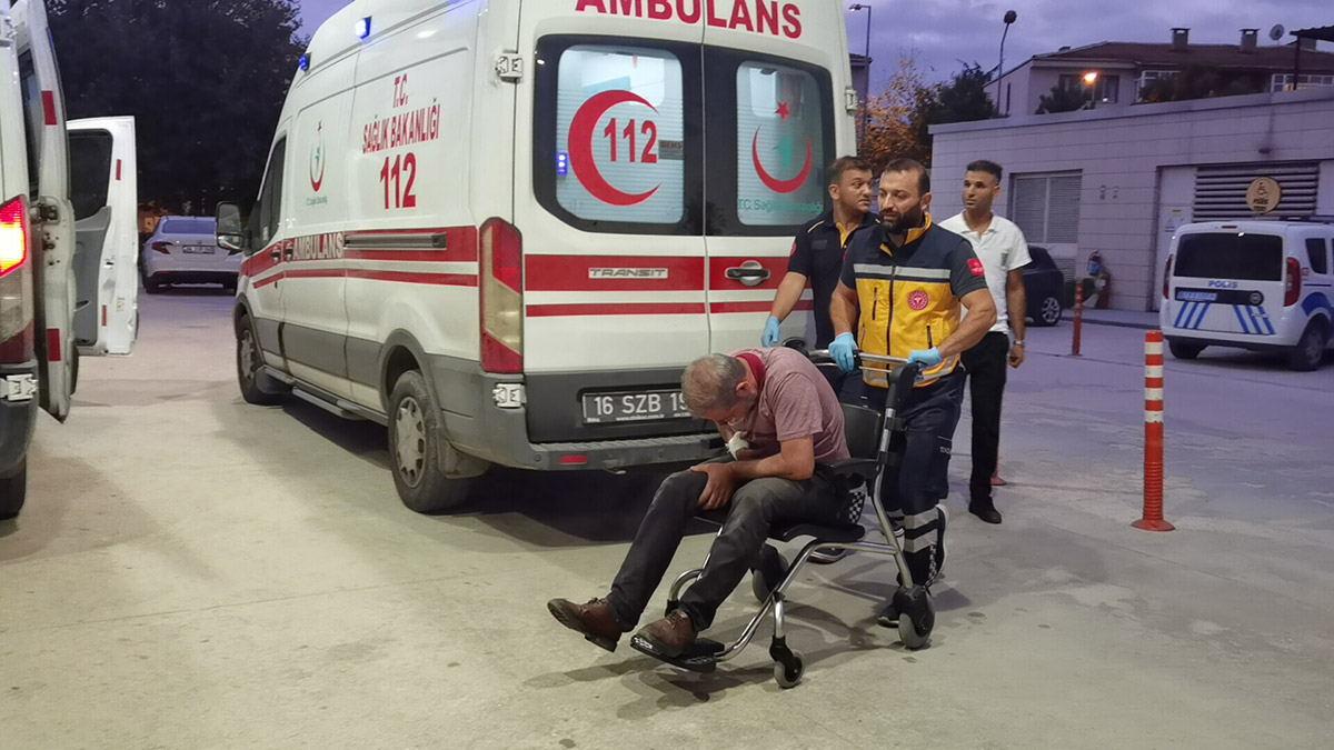 Maaşını alamadığı iş yerini 10 arkadaşıyla bastı