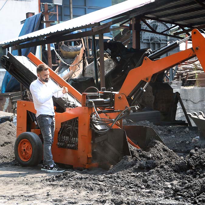 10-20 metre geriden, makinenin kendisi, riskli bölgede kumanda yöntemi ile çalışacak