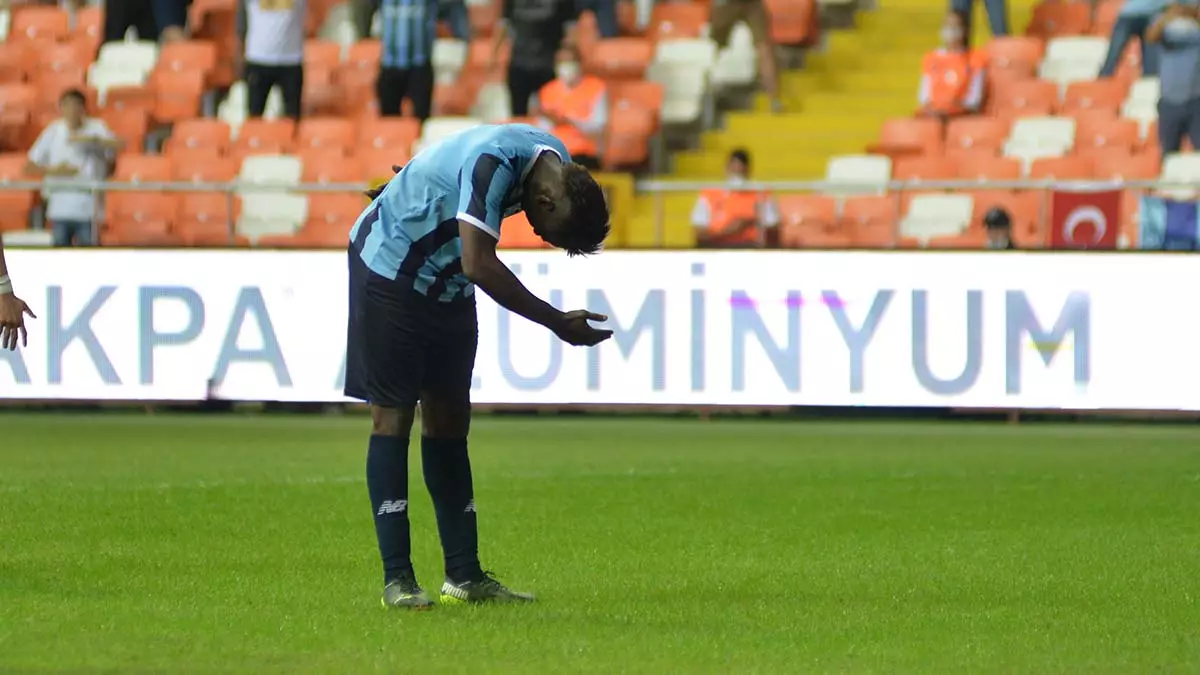 Spor toto süper lig ekiplerinden adana demirspor'dan i̇sviçre süper ligi'ndeki sion'a transfer olan dünyaca ünlü yıldız mario balotelli spor dünyasına damga vurdu.