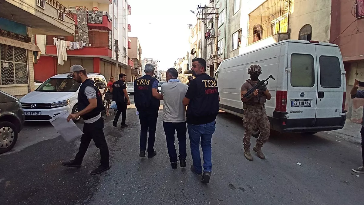 Mersin'de terör operasyonu; 10 gözaltı kararı