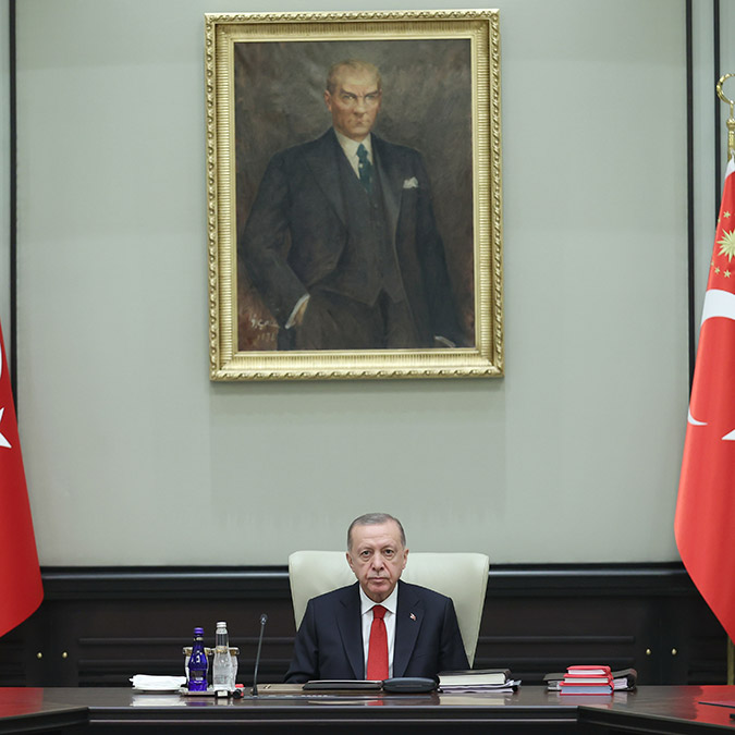 Yunanistan'ı teşvik eden çevreler aklıselime davet edilmiştir