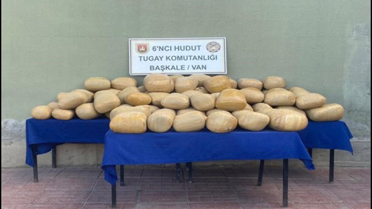 Van hudut hattında 364 kilo esrar ele geçirildi