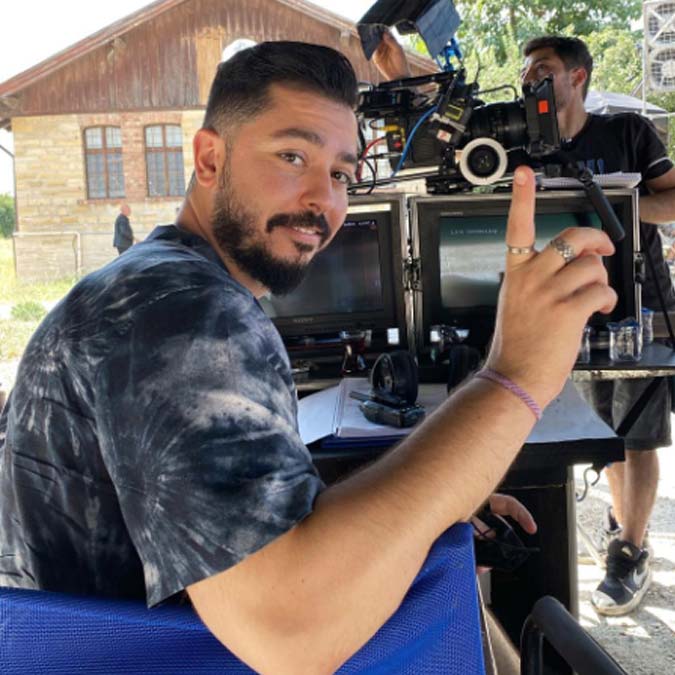 Bu haftaki röportaj konuğumuz; "Arapsaçı", "Hasat", "Müjdemi İsterim" filmleri başta olmak üzere pek çok komedi yapımına imza atan Ömer Faruk Yardımcı.