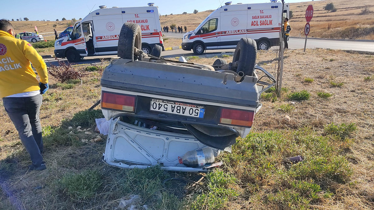 Otomobil takla attı; 2 yaşındaki çocuk öldü