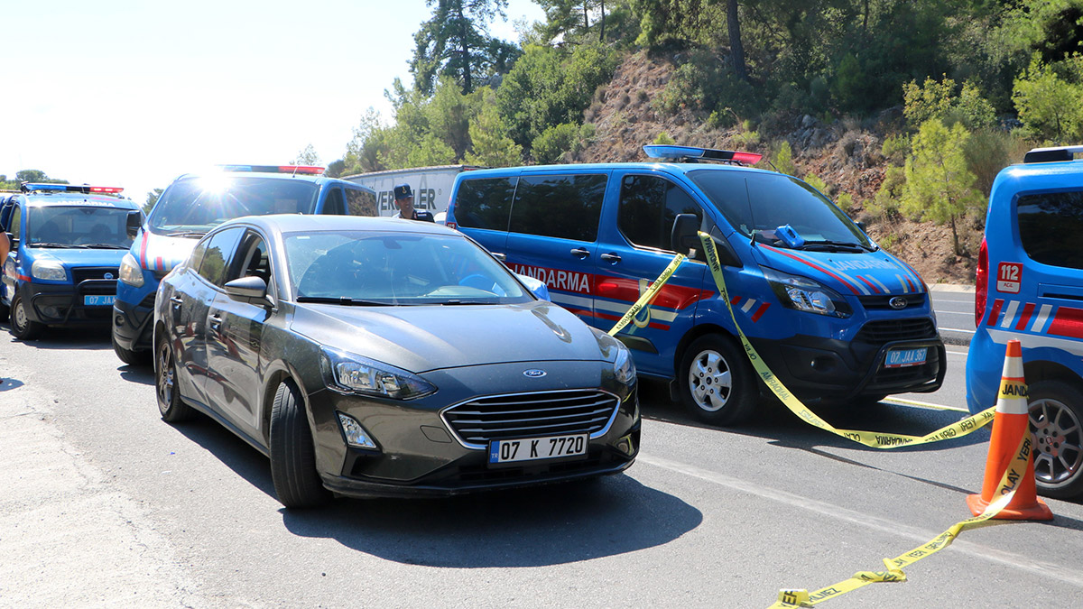 Otomobilinde boğazı kesilip öldürülmüştü; 1 kişi gözaltında