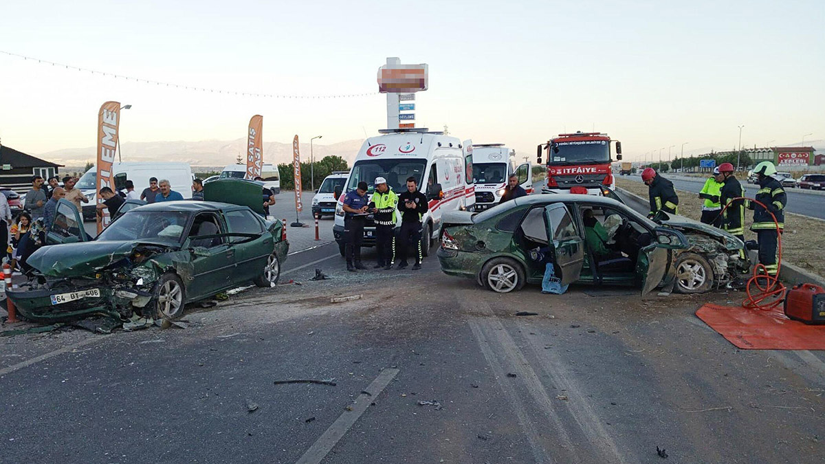 Otomobiller çarpıştı 3 yaşındaki Öykü Ünlü öldü