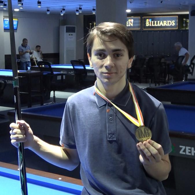 Bilardocu Burak Haşhaş'ın hedefi dünya şampiyonluğu