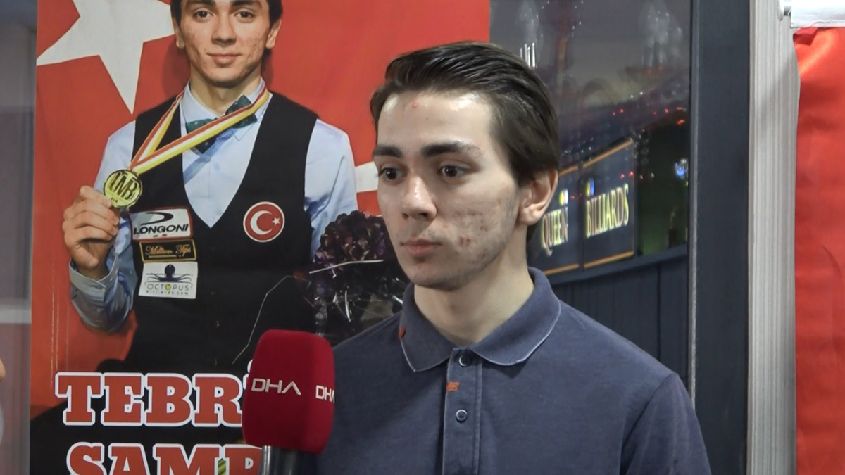 3 bant bilardo disiplininde 2022 yılında U17 Türkiye Şampiyonası, U17 Avrupa Şampiyonası ve U22 Dünya Şampiyonası'nda şampiyonluğa uzanan ve seneyi 3 altın madalya ile kapatan 16 yaşındaki bilardocu Burak Haşhaş hedefinin uzun vadede büyükler dünya şampiyonluğu olduğunu söyledi.