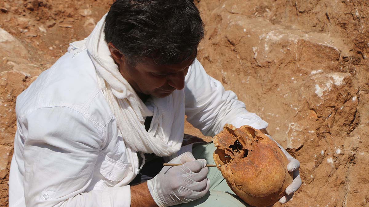 1800 yıllık 4 insan iskeleti bulundu