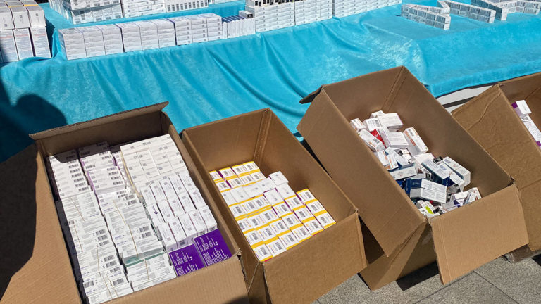 Sahte reçetelerle aldıkları ilaçları satan şebeke çökertildi
