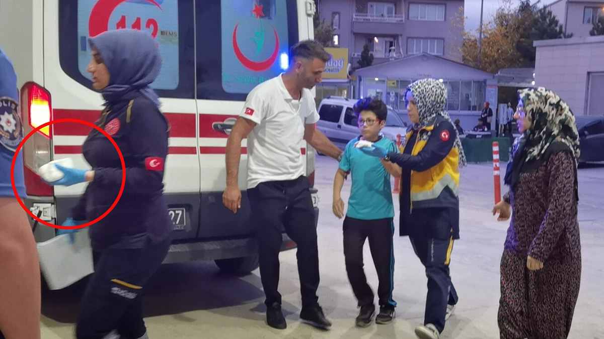 Salıncakta sallanan Eymen'in parmağı koptu