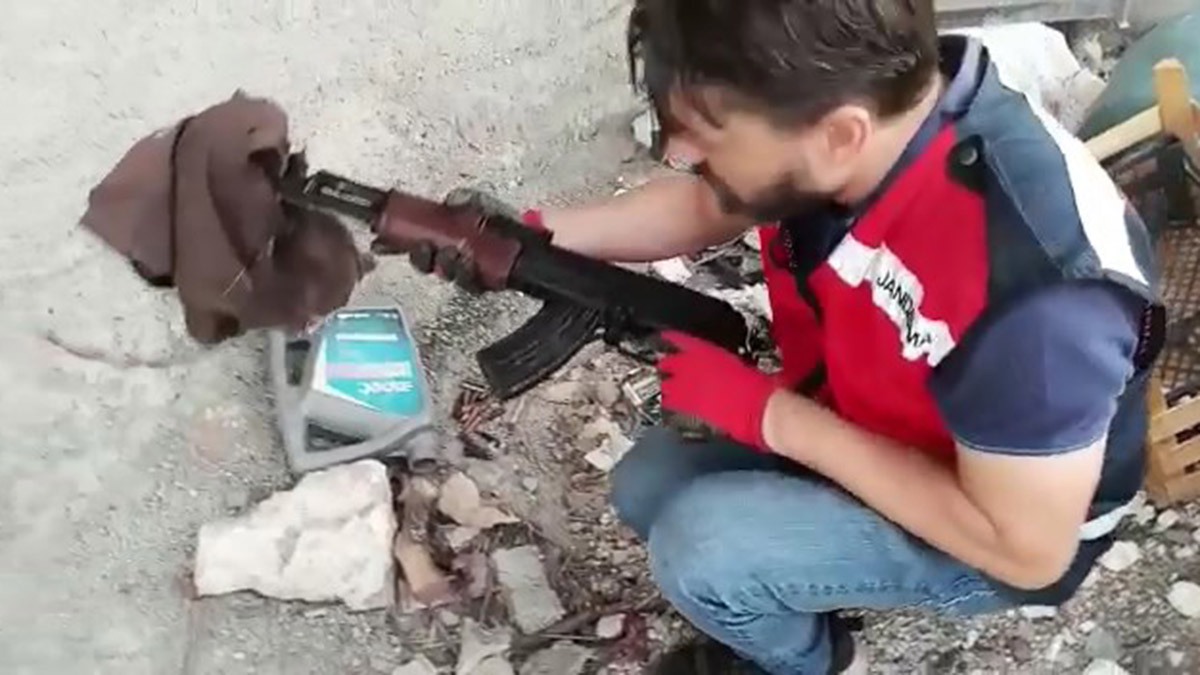Şanlıurfa'da silah kaçakçılarına operasyon