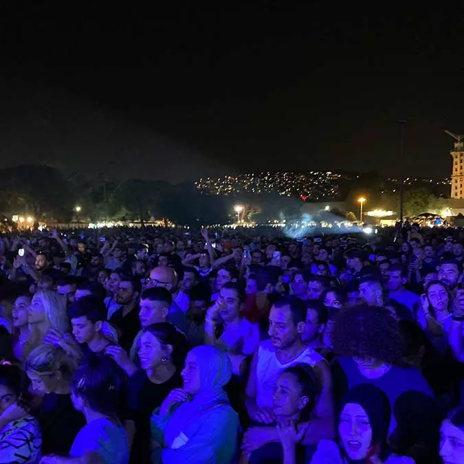 İef çim konserleri'ne gülşen'in vokal gurubu çıktı