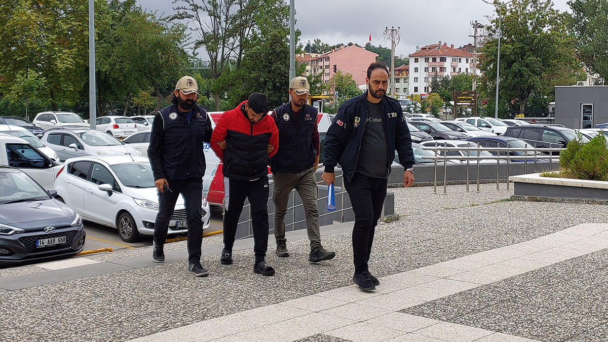 silahli-fotograflari-tespit-edilen-deas-uyesi-yakalandi_1214_dhaphoto1