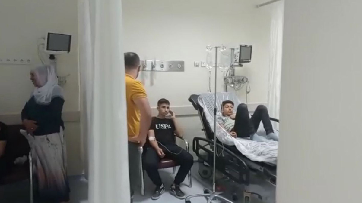 Silvan'da 35 öğrenci gıda zehirlenmesi şikayetiyle hastaneye kaldırıldı