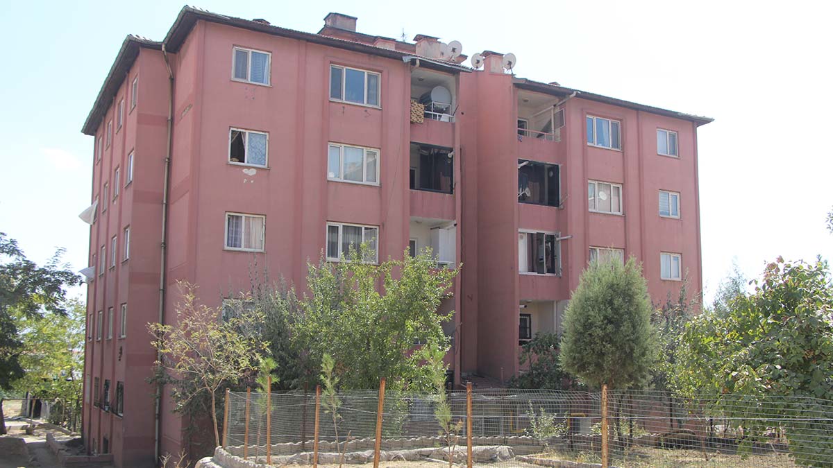 Şırnak'taki terör mağdurları tapularını aldı