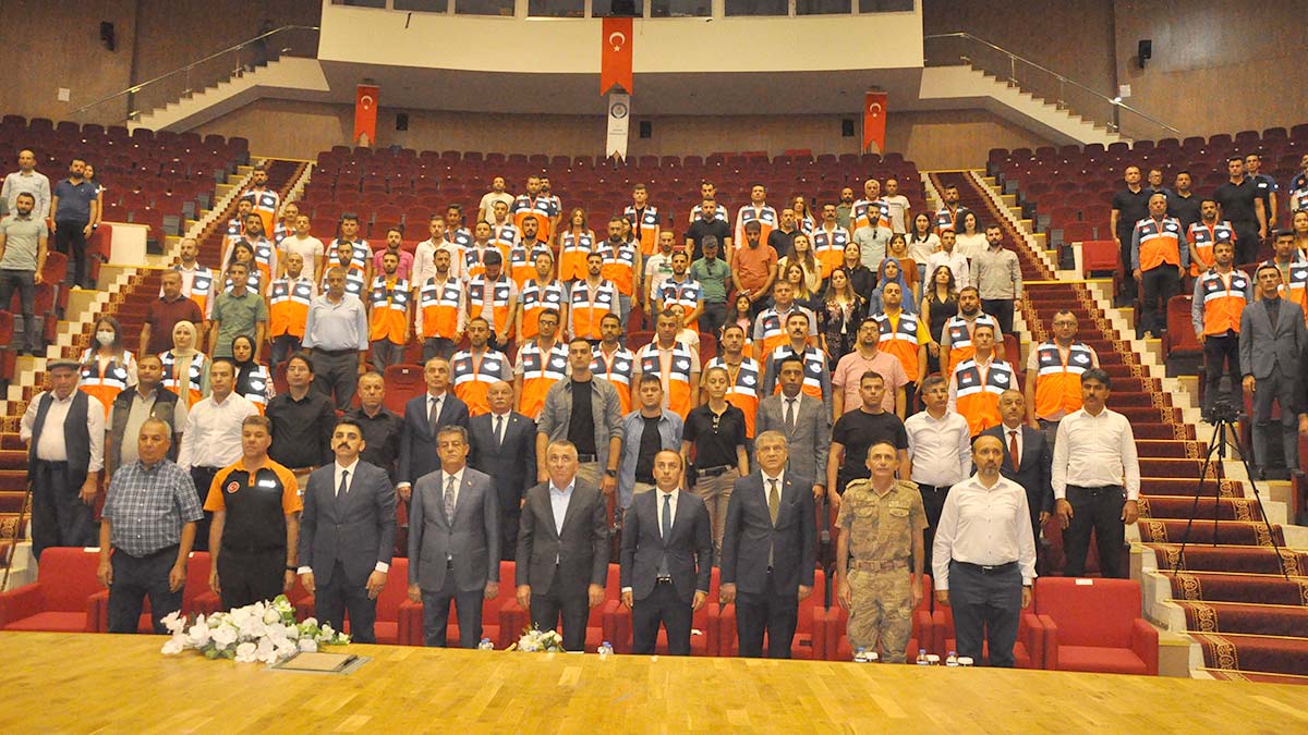 Şırnak'taki terör mağdurları tapularını aldı