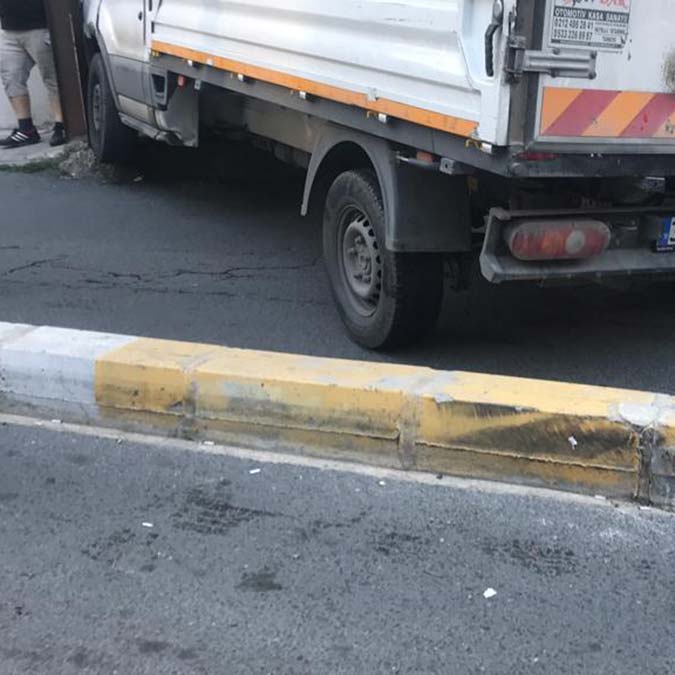 Kamyonetin çarptığı kadının ayak parmakları koptu