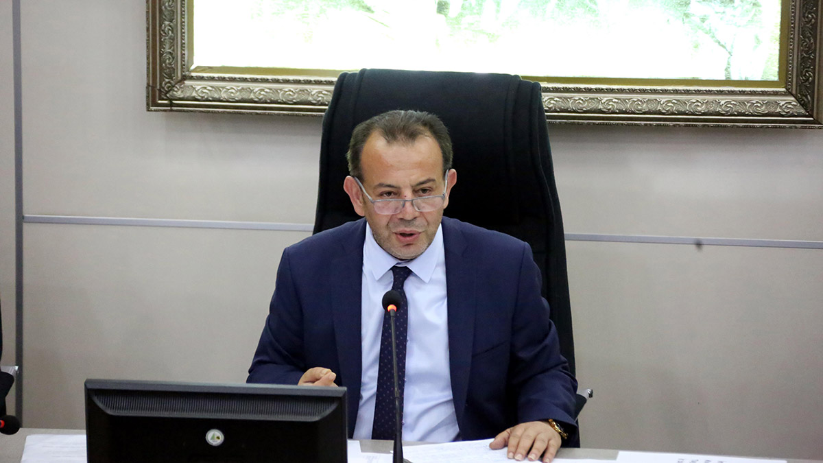 Tanju Özcan hakkında 1 yıl geçici çıkarma cezası