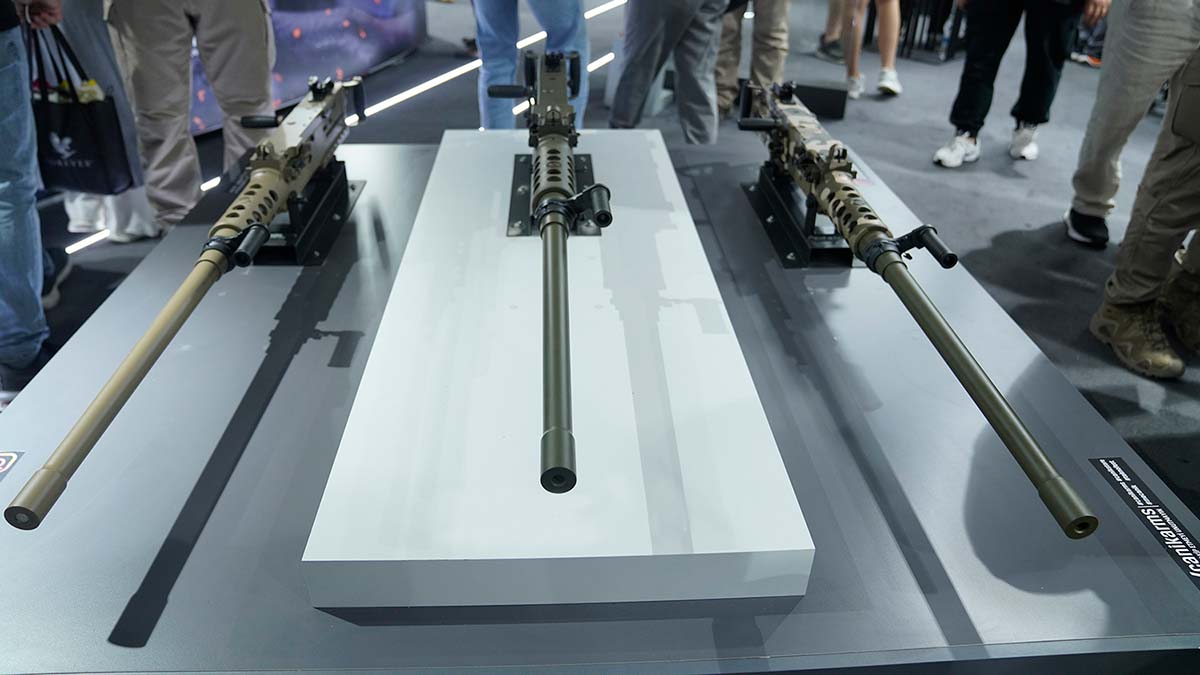 Samsun TEKNOFEST 2022'de gençler, etkinliğin ev sahiplerinden CANiK’in dünyaya açılmış ürünlerini inceleme fırsatı buldu.