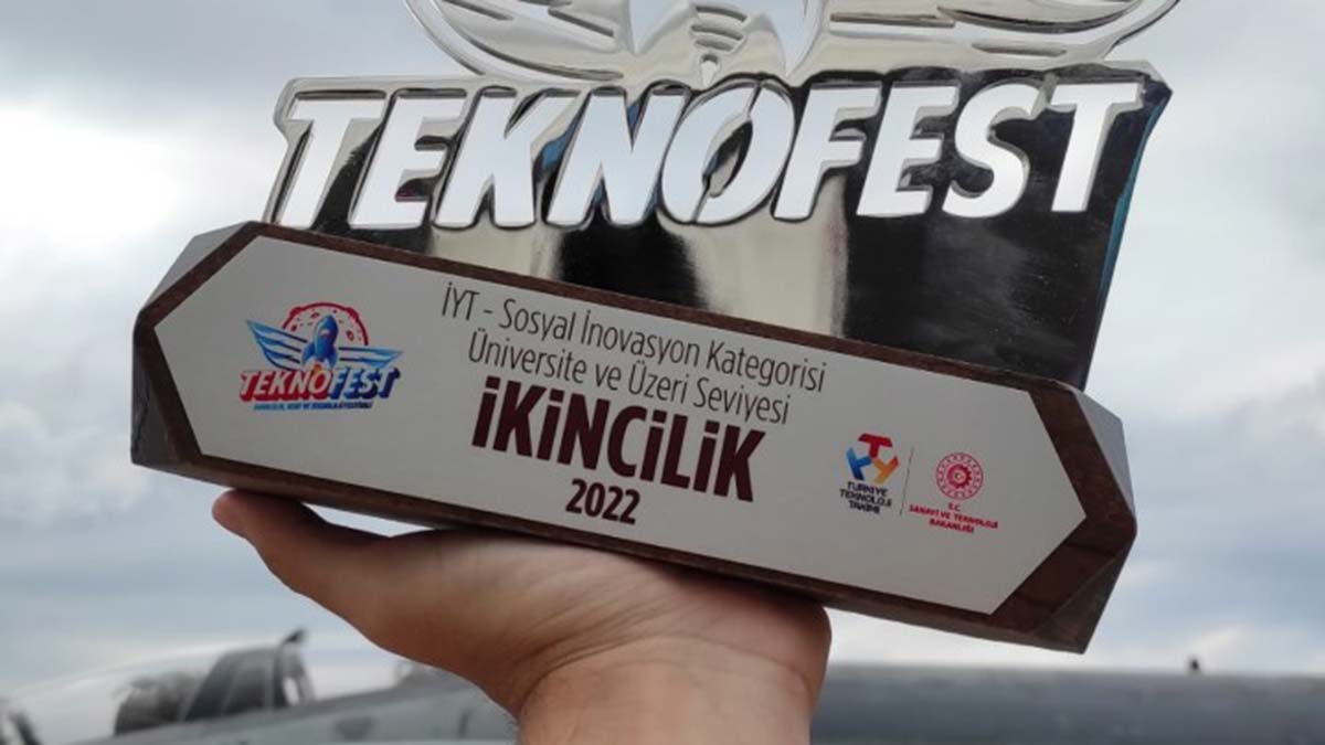 Robotik Protez Kol projesi ile Türkiye 2’ncisi oldular
