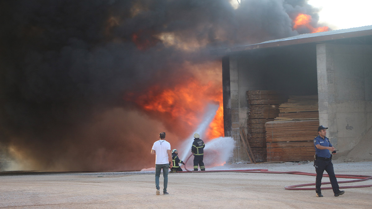 Asfalt şantiyesinde yangın