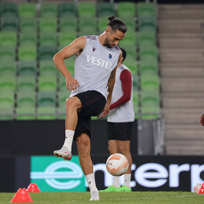 Yusuf Yazıcı ve Djaniny sakatlandı