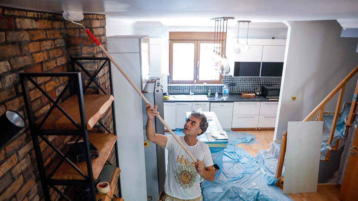 Karikatürist Serkan Yılmaz badanacılığa başladı