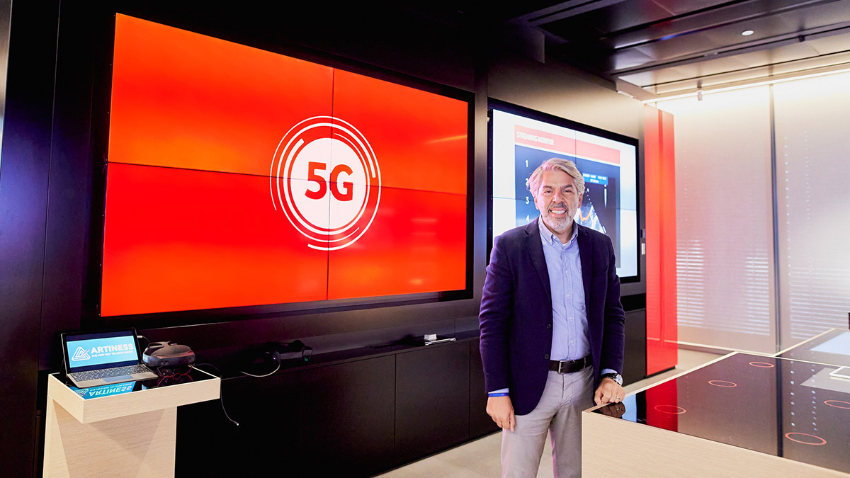 Vodafone Türkiye İcra Kurulu Başkan Yardımcısı Hasan Süel, 5G için 5 gerekçeleri olduğunu ifade ederek,  5G’yi kullanan ülkeler arasına Türkiye’nin de en kısa sürede katılmasını diliyoruz dedi. 