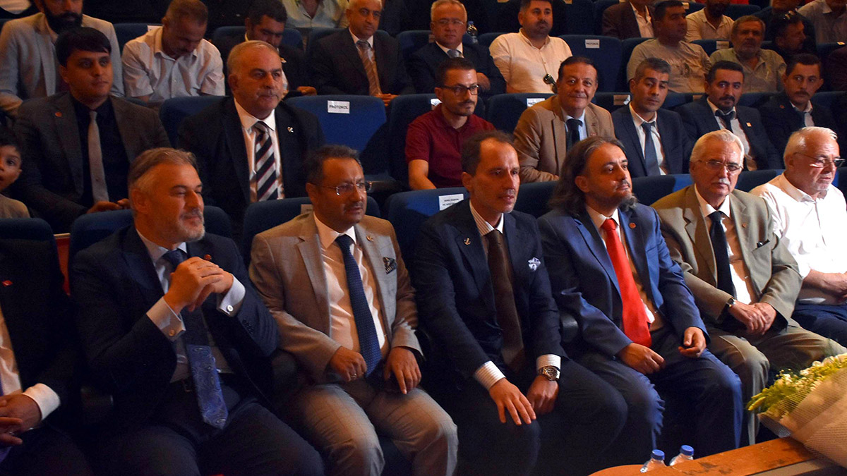 Yeniden Refah Partisi Genel Başkanı Fatih Erbakan, "Tasarruf ile sağlanan kaynağı 85 milyona aktaracağız. İlk işimiz işçi, memur ve emekliye yüzde 150 maaş zammı yapacağız" dedi.