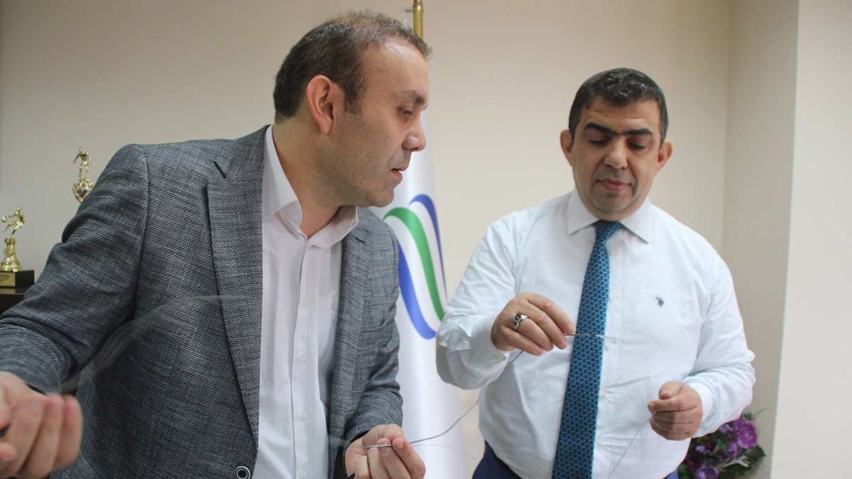 Rize Recep Tayyip Erdoğan Üniversitesi'nde (RTEÜ) kalp damar tıkanıklıkları ile ritim bozukluklarının tedavisi için 20 bin TL'ye ithal edilen tıbbi malzeme kriyokataterin prototipi yarı fiyatına üretildi.