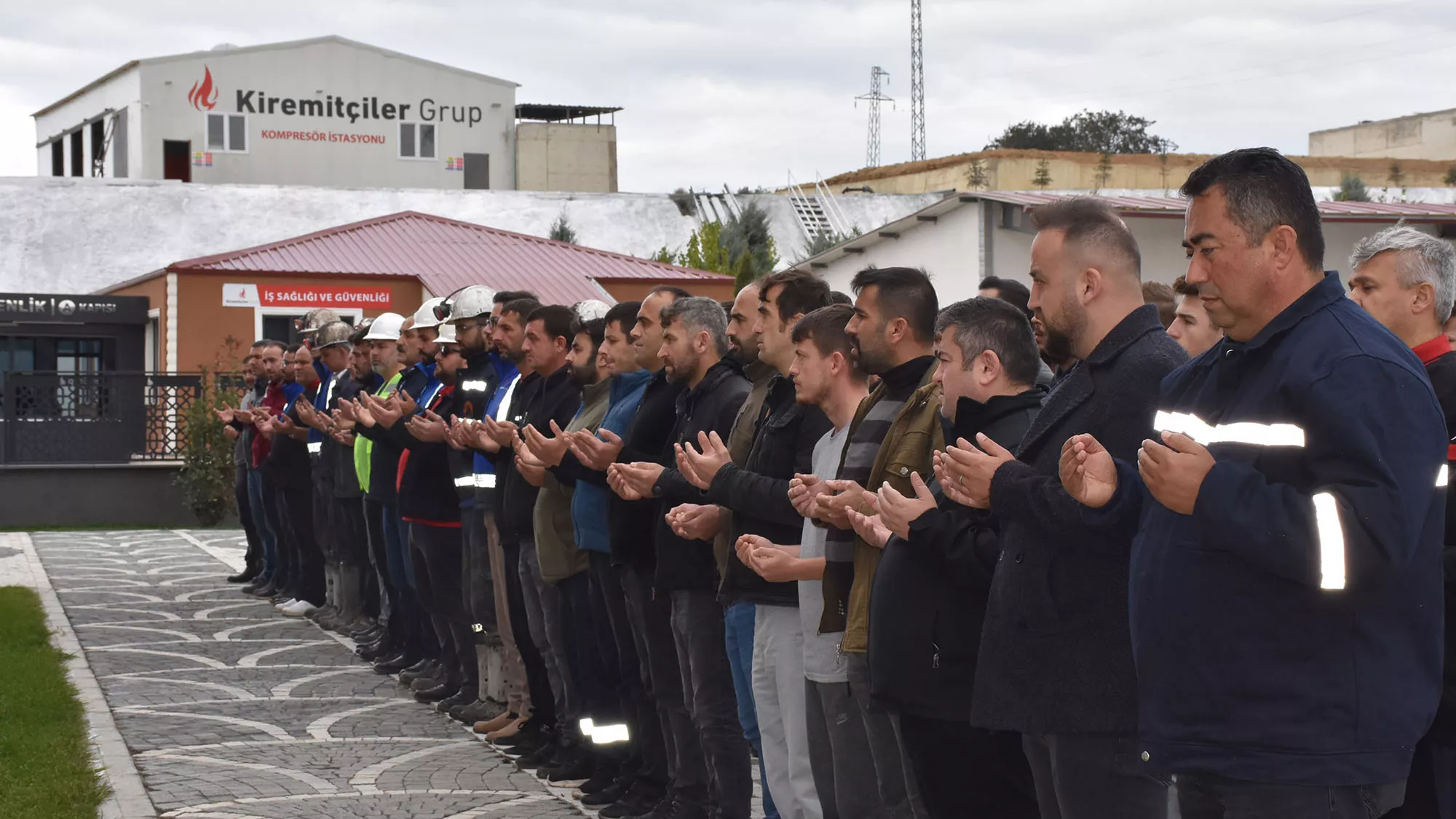 41 madenci icin giyabi cenaze namazi kilindi 1 - yaşam - haberton