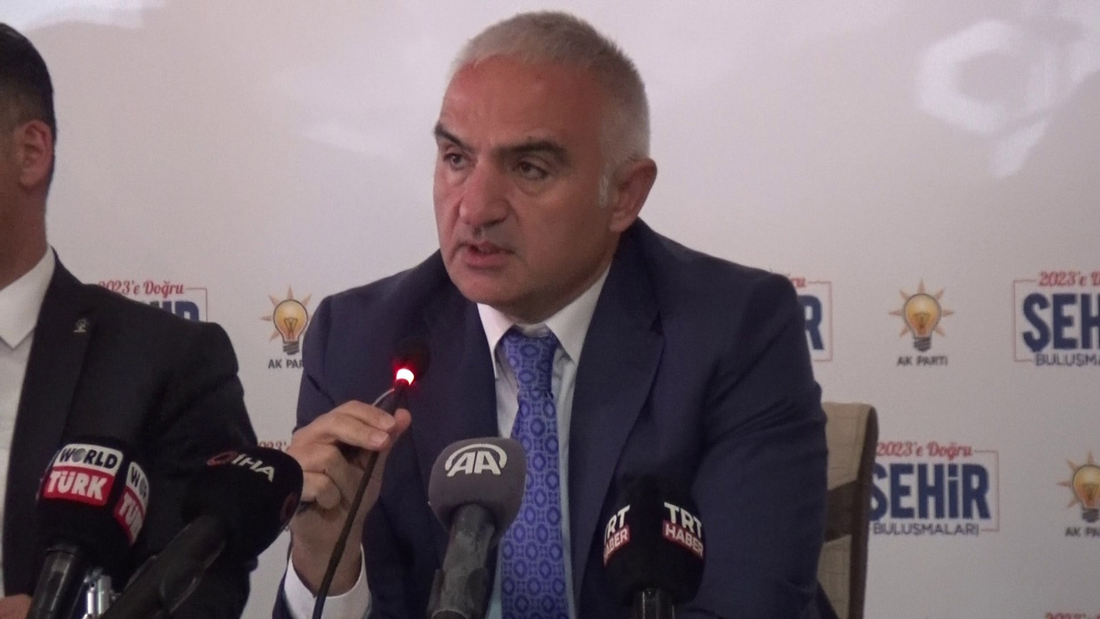 50 milyon turist hedefini yukarı doğru revize ederiz