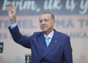 AK Parti'den 11 parti genel başkanına davet