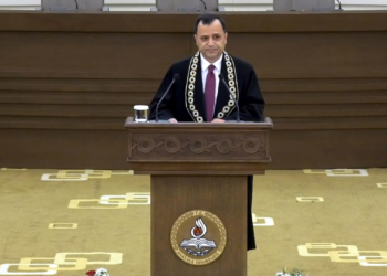 AYM'nin yeni üyesi Muhterem İnce yemin etti