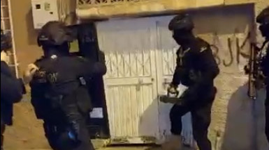 Adana'da silahlı suç örgütüne operasyon; 26 gözaltı